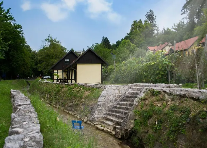 Prázdninový dům Hiska Ob Potoku *