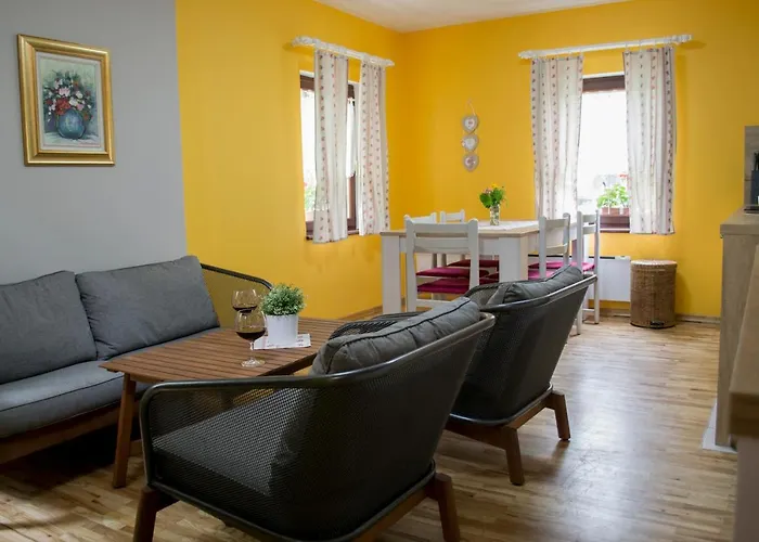 Hiska Ob Potoku * Dobrna